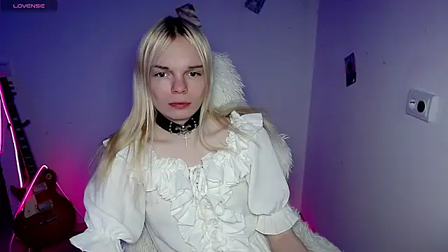 Emily Nyaffee online show from December 20, 2025, 8:43 am