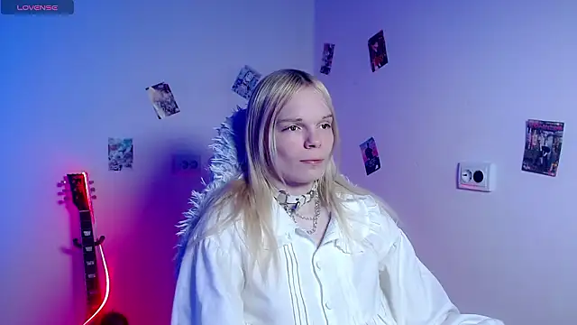 Snapshot of Emily_Nyaffee chatting on March 23, 2026, 1:26 pm Emily Nyaffee online show from March 23, 2026, 1:26 pm