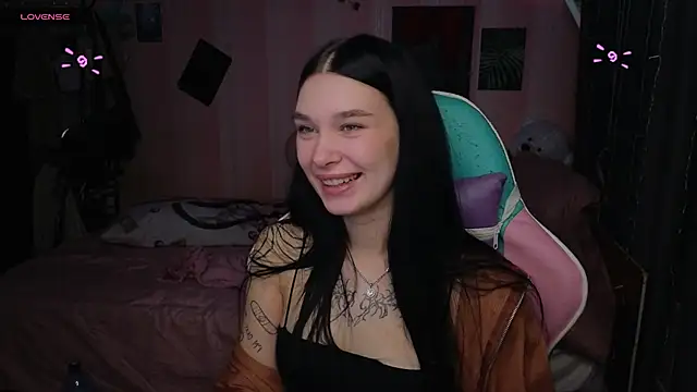 Snapshot of Amanda_Tender chatting on October 23, 2025, 11:24 pm Amanda Tender online show from October 23, 2025, 11:24 pm