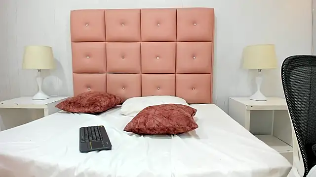 lhiamfit online show from December 28, 2024, 5:57 pm