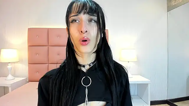 lhiamfit online show from March 8, 2025, 9:50 am