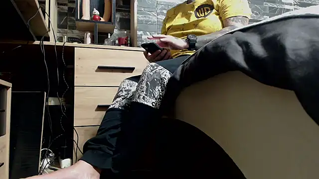 Snapshot of Mistress_Miry chatting on December 10, 2024, 2:28 pm Mistress Miry online show from December 10, 2024, 2:28 pm