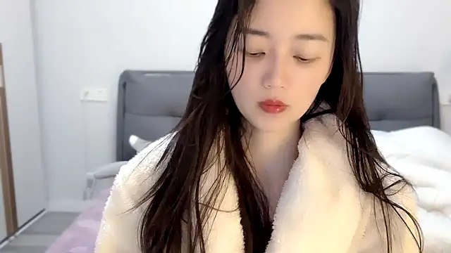 A-xena online show from March 8, 2025, 2:12 am