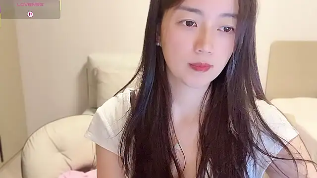 A-xena online show from September 28, 2025, 2:22 pm