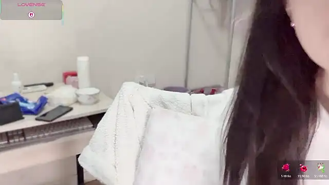 A-xena online show from November 23, 2025, 2:11 am