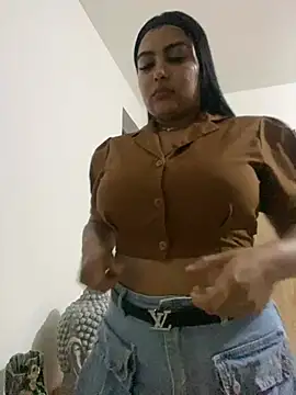 NatashaBrown12 online show from February 18, 2026, 11:01 pm