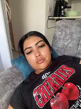 NatashaBrown12 online show from April 14, 2026, 2:12 pm