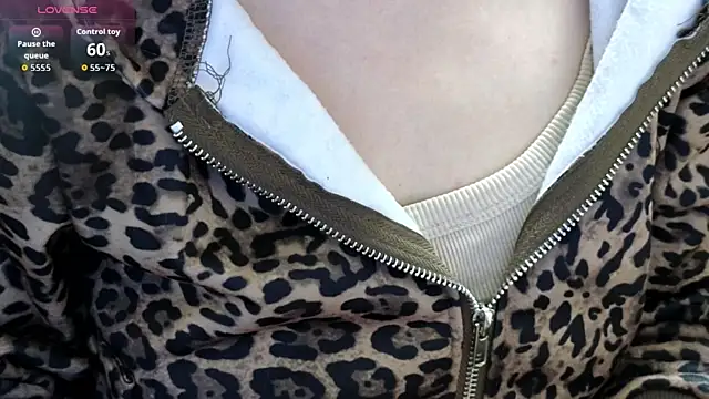 Snapshot of KatyaFantasy chatting on November 27, 2025, 2:08 pm KatyaFantasy online show from November 27, 2025, 2:08 pm