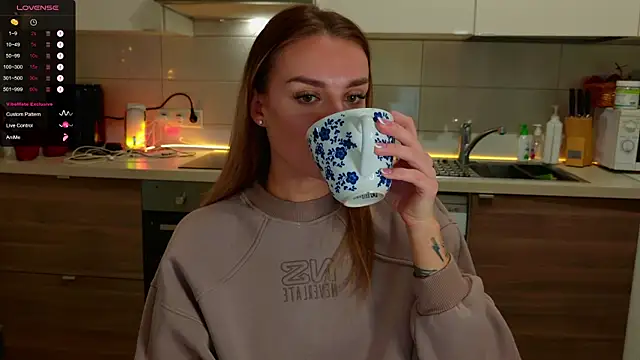 Snapshot of MissLovex chatting on November 13, 2025, 8:46 am MissLovex online show from November 13, 2025, 8:46 am