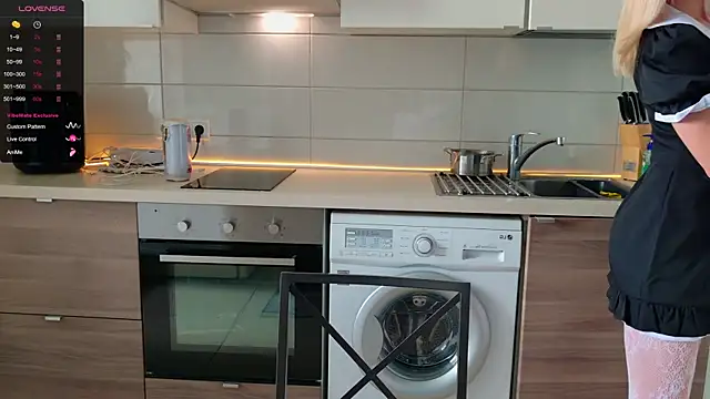 MissLovex online show from April 14, 2026, 10:32 am