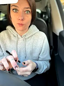 Snapshot of LadyLena1 chatting on October 29, 2025, 6:09 pm LadyLena1 online show from October 29, 2025, 6:09 pm