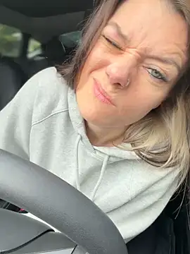 Snapshot of LadyLena1 chatting on November 18, 2025, 6:45 pm LadyLena1 online show from November 18, 2025, 6:45 pm