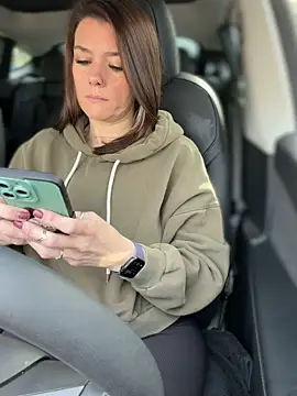 Snapshot of LadyLena1 chatting on November 20, 2025, 7:02 pm LadyLena1 online show from November 20, 2025, 7:02 pm