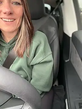 Snapshot of LadyLena1 chatting on December 5, 2025, 6:59 pm LadyLena1 online show from December 5, 2025, 6:59 pm