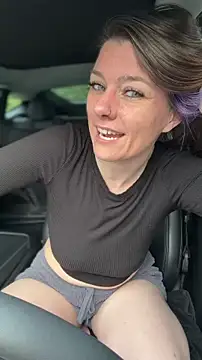 Snapshot of LadyLena1 chatting on July 22, 2026, 4:32 pm LadyLena1 online show from July 22, 2026, 4:32 pm