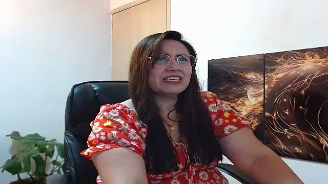 amalia brunette online show from September 18, 2025, 10:45 pm