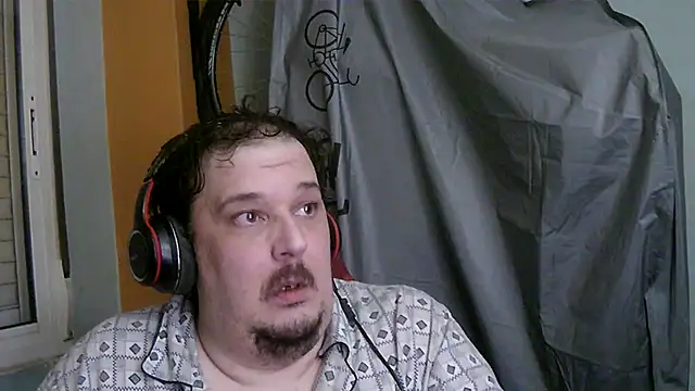 porkorossy online show from November 8, 2025, 5:29 am