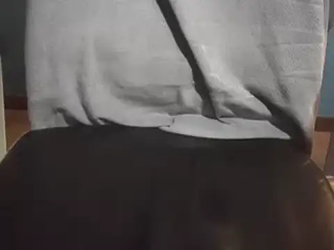 Snapshot of Pol8822 chatting on February 5, 2025, 10:44 pm Pol8822 online show from February 5, 2025, 10:44 pm