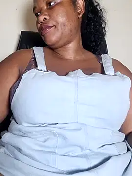 Snapshot of Bootyliciousbbw12 chatting on May 4, 2026, 6:42 am Bootyliciousbbw12 online show from May 4, 2026, 6:42 am
