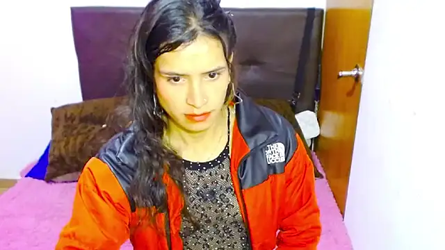 Queen camila online show from January 14, 2025, 10:17 am