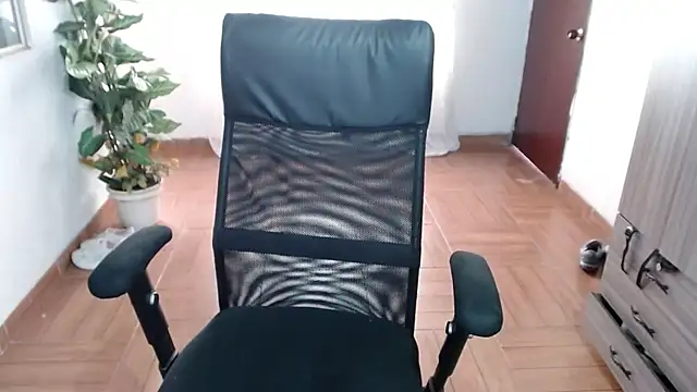 Queen camila online show from February 9, 2026, 9:41 pm