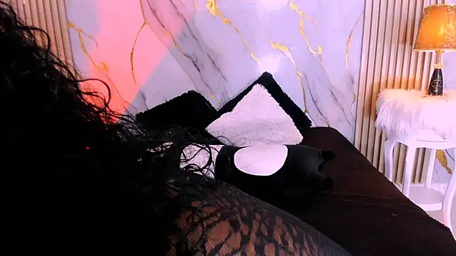 BeckyRusso online show from October 23, 2025, 1:43 pm