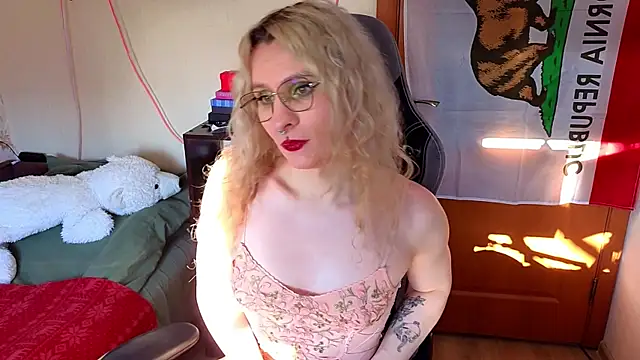 Lori Myaf online show from February 18, 2026, 12:23 pm