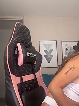 DianaHopson online show from September 26, 2025, 12:14 am