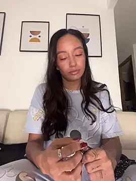 DianaHopson online show from February 6, 2026, 11:13 am