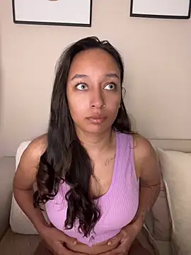 DianaHopson online show from April 30, 2026, 7:42 pm