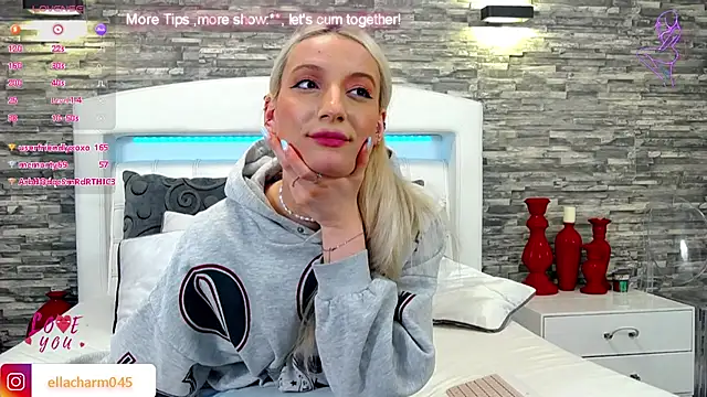 Snapshot of Ella_Charm chatting on February 20, 2025, 8:03 pm Ella Charm online show from February 20, 2025, 8:03 pm