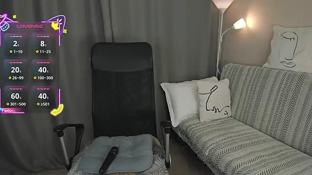 Alice hailey  online show from December 5, 2025, 7:10 pm