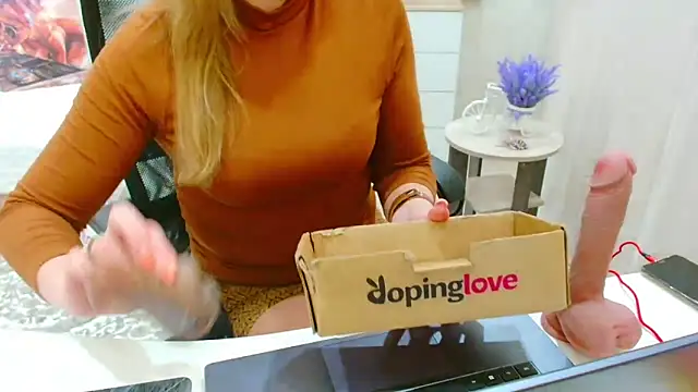 EveLove33 online show from March 9, 2026, 3:16 pm