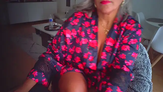 sarametisse26 online show from September 24, 2025, 6:39 am