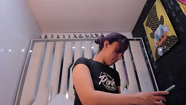 AngelaLinaresx69 online show from January 7, 2026, 9:06 pm