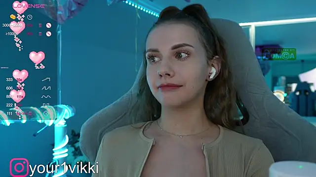 Snapshot of Vikki_Cheese chatting on December 10, 2024, 10:05 pm Vikki Cheese online show from December 10, 2024, 10:05 pm