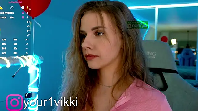 Snapshot of Vikki_Cheese chatting on March 15, 2025, 2:35 am Vikki Cheese online show from March 15, 2025, 2:35 am