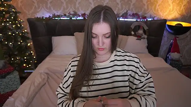 Snapshot of EmmyCharmm chatting on December 23, 2024, 12:52 pm EmmyCharmm online show from December 23, 2024, 12:52 pm