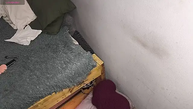 LoveInAllHoles online show from March 29, 2026, 9:48 pm