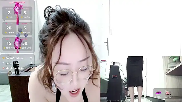 -orange  online show from March 18, 2025, 5:52 am