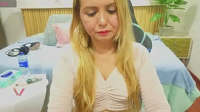 rose meyer online show from December 15, 2025, 7:18 pm