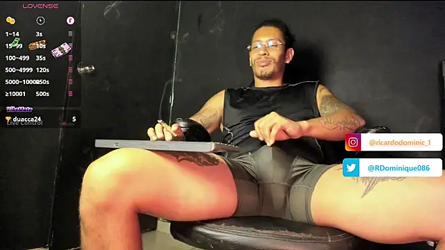 Snapshot of FuckHardlove chatting on April 29, 2026, 3:49 pm FuckHardlove online show from April 29, 2026, 3:49 pm
