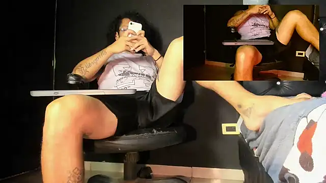 Snapshot of FuckHardlove chatting on May 27, 2026, 3:25 am FuckHardlove online show from May 27, 2026, 3:25 am