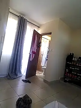 skiihot online show from March 14, 2025, 10:39 am