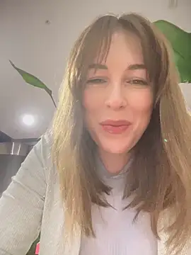 MommmyYummy online show from December 28, 2024, 2:10 pm