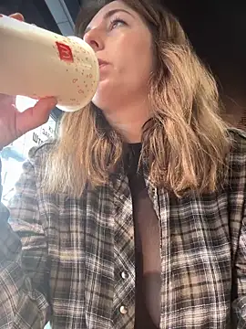 MommmyYummy online show from March 13, 2025, 9:10 am