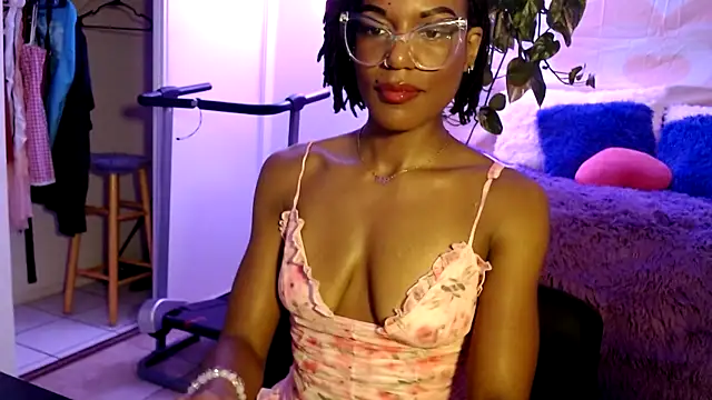 Snapshot of CocoSage chatting on November 14, 2025, 9:35 pm CocoSage online show from November 14, 2025, 9:35 pm