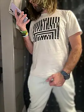 Snapshot of 4kUsh2Fashion0 chatting on January 11, 2025, 5:10 am 4kUsh2Fashion0 online show from January 11, 2025, 5:10 am