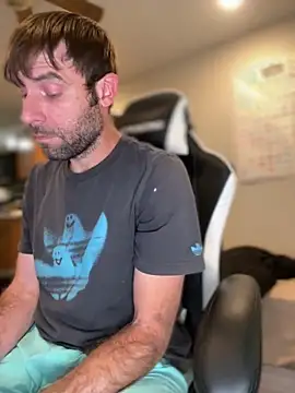 Snapshot of 4kUsh2Fashion0 chatting on September 15, 2025, 7:14 pm 4kUsh2Fashion0 online show from September 15, 2025, 7:14 pm