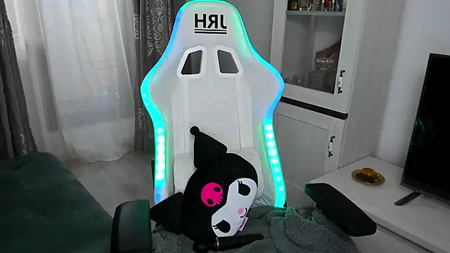 EveEvian online show from February 2, 2025, 2:45 pm